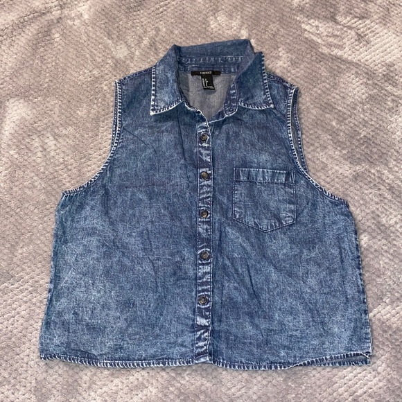 Forever 21 Denim Button Down Top. Size Small. - Picture 1 of 3